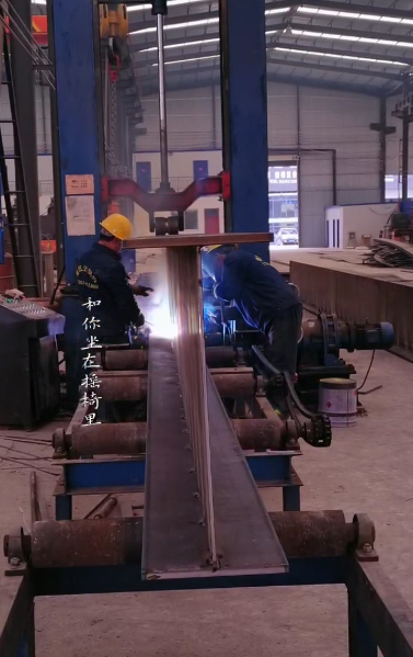 甘肃皋兰钢结构厂H型钢组立机